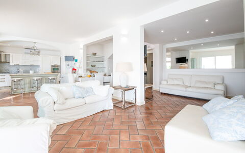 Villa Solemare: Flooring, Fussboden, Möbel, Interior Design, Couch, Decke, Wohnzimmer, Zuhause, Zimmer