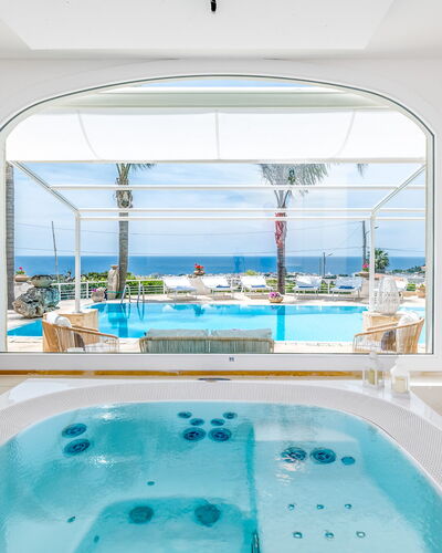 Villa Solemare: Resort, Schwimmbad, Hotel, Villa, Stuhl, Ferienort, Strandresort, Eco Hotel, Gartenmöbel, Penthouse
