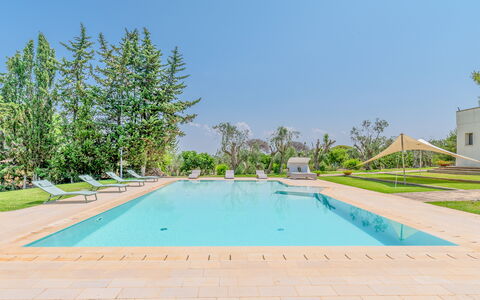 Masseria Ceratonia: Schwimmbad, Resort, Garten, Landscaping, Schatten, Eco Hotel, Design, Park, Hazienda