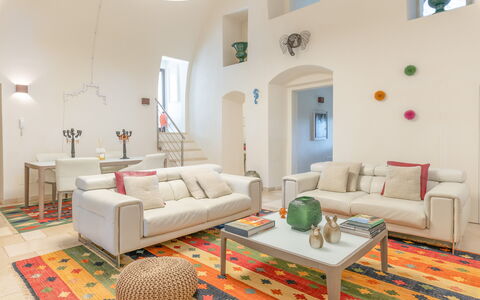 Masseria Ceratonia: Möbel, Interior Design, Flooring, Couch, Wand, Fussboden, Wohnzimmer, Holz, Decke, Zimmer