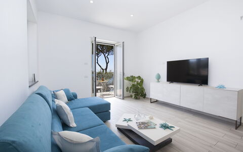 Villa Neranyum: Möbel, Flooring, Interior Design, Fussboden, Wohnung, Couch, Wohnzimmer, Zuhause, Tabelle, Zimmer