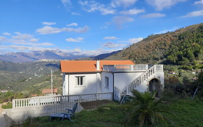 Villa dei Sogni: Bergforms, Haus, Hügel, Wohngebiet, Berg, Die Architektur, Zuhause, Hochland, Dach, Landschaft
