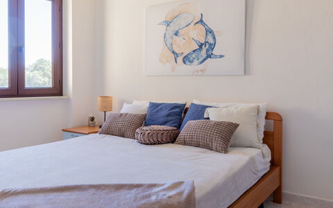 Remo: Bett, Schlafzimmer, Bedding, Möbel, Bettdecke, Interior Design, Linens, Holz, Flooring, Dekokissen