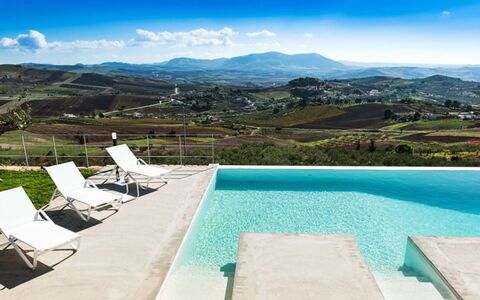 Villa Eroica: Schwimmbad, Hügel, Gebirge, Resort, Grat, Eco Hotel, Ferienort, Villa