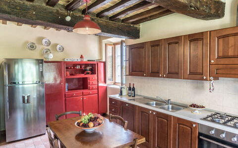 Cascina Arcangelo: Küche, Möbel, Cabinetry, Küchengerät, Countertop, Flooring, Interior Design, Holz, Major Appliance, Decke