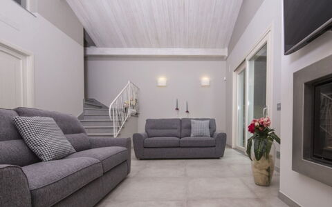 Villa Sara: Möbel, Interior Design, Flooring, Couch, Fussboden, Decke, Zimmer, Wohnzimmer, Beleuchtung, Wohnung