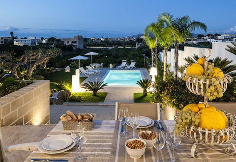 Villa della Laguna: Schwimmbad, Resort, Eco Hotel, Gartenmöbel, Landscaping, Hof, Garten, Hazienda, Estate, Villa