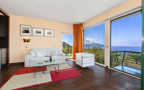 Villa Liliana: Möbel, Interior Design, Flooring, Zimmer, Fussboden, Tabelle, Decke, Stuhl, Wohnung, Couch