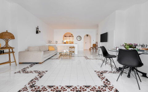 Villa Luce: Flooring, Fussboden, Interior Design, Wohnung, Fliese, Stuhl, Wohnzimmer, Natürliches Material