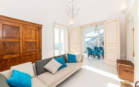 Villa Limoncello: Möbel, Interior Design, Flooring, Fussboden, Holz, Couch, Zimmer, Decke, Wohnzimmer, Zuhause