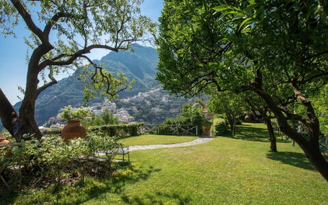 Villa Positano: Bergforms, Natur, Berg, Natürliche Landschaft, Vegetation, Hügel, Landschaft, Hochland, Bergstation, Gebirge