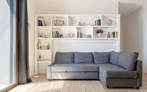 Vistamare: Möbel, Flooring, Holz, Couch, Fussboden, Interior Design, Wohnzimmer, Holzboden, Zimmer