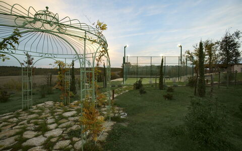 Villa Eline: Garten, Eisen, Metall, Schatten, Landscaping, Park, Outdoor Struktur, Botanischer Garten, Walkway, Pavillon