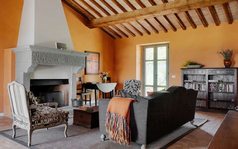 Villa Collinette: Möbel, Interior Design, Wand, Flooring, Holz, Fussboden, Wohnzimmer, Zuhause, Stuhl, Beleuchtung