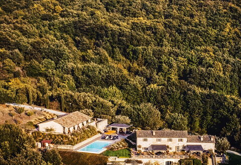 Villa Collinette: Schwimmbad, Wohngebiet, Landschaft, Estate, Resort, Menschliche Siedlung, Vogelperspektive, Eco Hotel, Luftaufnahmen, Vorort