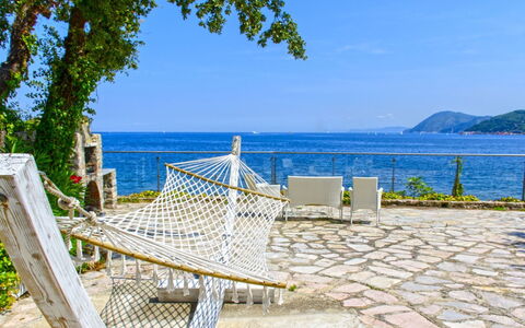 Terrazza Dell'Elba: Blau, Wasser, Gewässer, Küsten Und Ozeanische Forms, Meer, Küste, Gartenmöbel, Ufer, Ozean, Strand