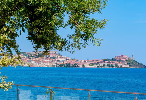 Terrazza Dell'Elba: Blau, Himmel, Wasser, Gewässer, Horizont, Sommer, Küsten Und Ozeanische Forms, Meer, Küste, Bank