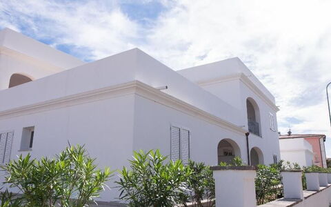 Apartments In Golfo Orosei: Zuhause, Estate, Balkon, Formen, Hazienda, Villa, Gips, Villa, Daylighting