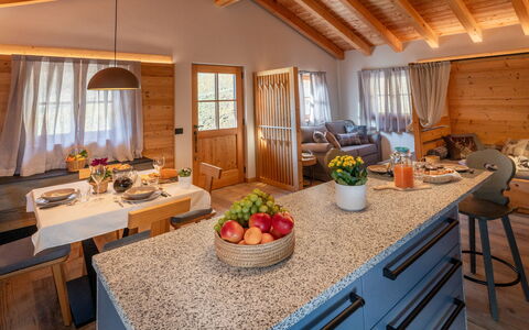 Baita Piciola: Holz, Möbel, Interior Design, Zuhause, Haus, Flooring, Hütte, Decke, Stuhl, Zimmer
