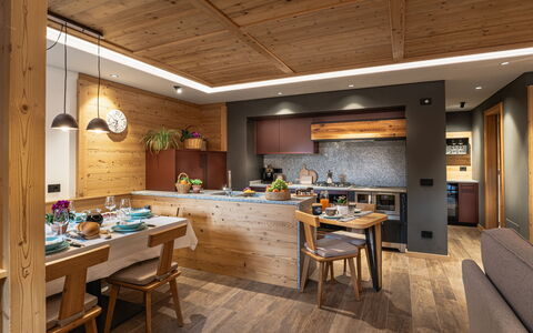 Baita Granda: Möbel, Holz, Interior Design, Decke, Flooring, Küche, Küche & Esszimmer Tisch, Zuhause, Tabelle, Stuhl