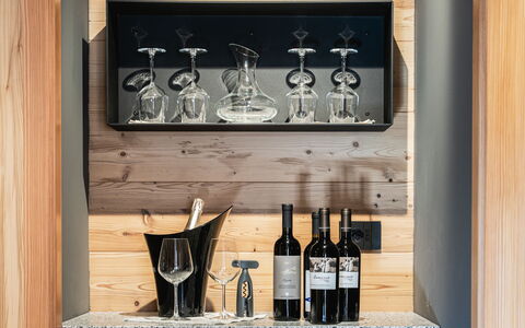 Baita Granda: Holz, Kelche, Regale, Regal, Möbel, Flasche, Glas, Wein