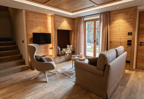 Baita Granda: Holz, Interior Design, Flooring, Zuhause, Holzbeize, Wohnung, Hartholz, Wohnzimmer, Holzboden, Blockhaus