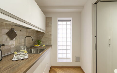 Suite Trastevere: Interior Design, Wand, Countertop, Küche, Flooring, Holz, Fussboden, Decke, Sinken, Armatur