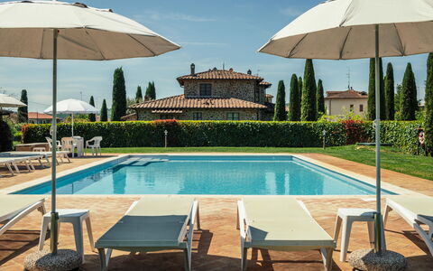 La Pergola: Schwimmbad, Gartenmöbel, Sonnenliege, Resort, Tisch Im Freien, Regenschirm, Eco Hotel, Villa, Stuhl, Schatten