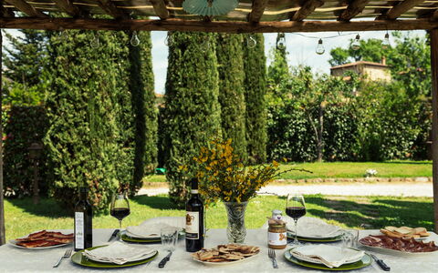 La Pergola: Möbel, Tabelle, Gartenmöbel, Tisch Im Freien, Garten, Stuhl, Schatten, Landscaping, Garten, Hinterhof