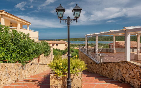Golfo Aranci Apartments With Ac: Wohngebiet, \Stadt, Estate, Resort, Balkon, Eco Hotel, Schatten, Villa, Hazienda, Landscaping