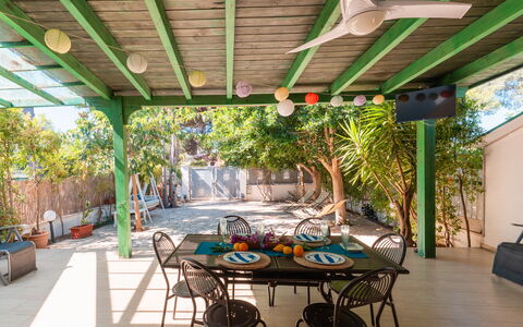 La Maison De Rosetta: Möbel, Schatten, Eco Hotel, Gartenmöbel, Resort, Stuhl, Outdoor Struktur, Terrasse, Garten, Decke
