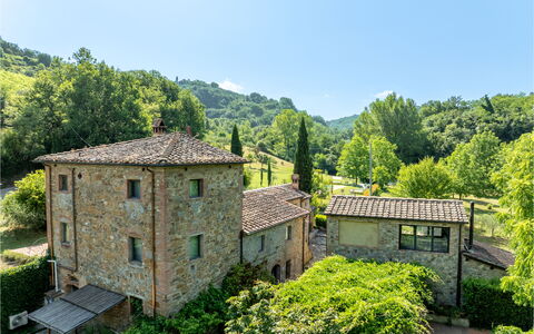 Montaione Country House Amarrante, Pool, Ac: Vegetation, Strauch, Ländliches Gebiet, Hütte, Estate, Garten, Eco Hotel, Landscaping, Villa, Plantage