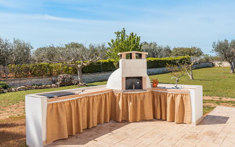 Villa Pallino: Garten, Hinterhof, Schatten, Landscaping, Garten, Outdoor Struktur, Terrasse, Zimmerpflanze, Fliese