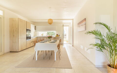 Villa Pallino: Möbel, Interior Design, Flooring, Fussboden, Holz, Decke, Küche & Esszimmer Tisch, Stuhl, Holzboden, Esszimmer