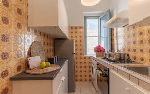 Casa Olimpo: Küche, Interior Design, Küchengerät, Countertop, Major Appliance, Flooring, Fussboden, Decke, Armatur, Herd