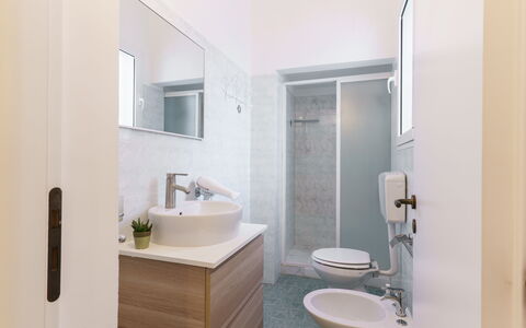 Casa Olimpo: Interior Design, Flooring, Fussboden, Armatur, Badezimmer, Bad Sink, Sinken, Decke, Zimmer, Zapfhahn