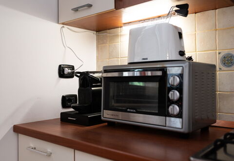 La Vista Mare Da Viola: Küchengerät, Haushaltsgerät, Elektronisches Gerät, Major Appliance, Kleingeräte, Countertop, Küche, Mikrowelle