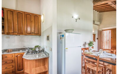 Granaio: Flooring, Interior Design, Fussboden, Major Appliance, Küchengerät, Zimmer, Wohnung, Küche, Decke, Holzbeize