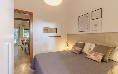 Villa Nami: Interior Design, Möbel, Wand, Flooring, Decke, Holz, Bett, Zimmer, Fussboden, Schlafzimmer