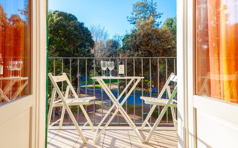 Ca Du Checcu: Holz, Möbel, Stuhl, Veranda, Gartenmöbel, Holzbeize, Balkon, Deck, Küche & Esszimmer Tisch, Eco Hotel