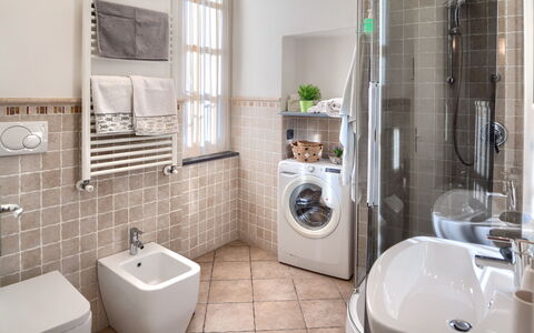 Ca Du Checcu: Armatur, Badezimmer, Interior Design, Flooring, Toilleten Sitz, Toilette, Sinken, Fussboden, Zapfhahn, Installation