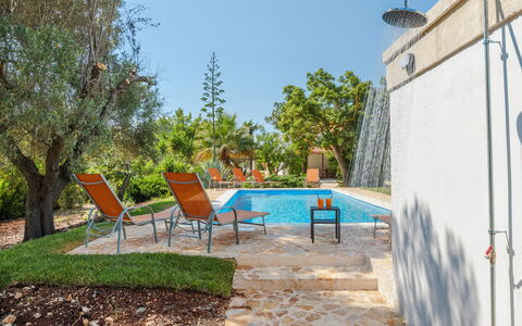 Villa San Vito: Schwimmbad, Resort, Schatten, Garten, Eco Hotel, Landscaping, Hinterhof, Gartenmöbel, Flagstone, Estate