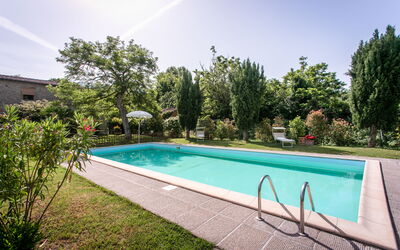Villa Gelsi: Schwimmbad, Garten, Resort, Hinterhof, Landscaping, Estate, Schatten, Hazienda, Eco Hotel, Garten