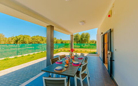 Villa Eufriama: Garten, Schatten, Landscaping, Resort, Eco Hotel, Villa, Walkway