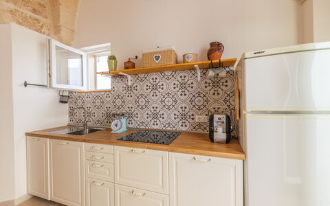 Dimora Storica: Küche, Flooring, Interior Design, Holz, Fussboden, Major Appliance, Küchengerät, Countertop, Cabinetry, Möbel
