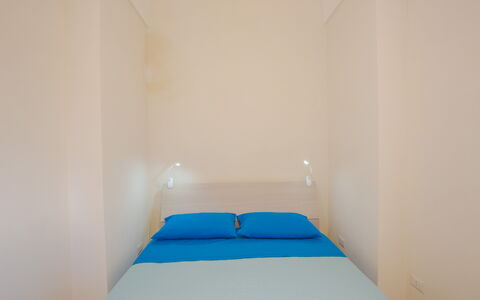 Casa Ettore: Fussboden, Interior Design, Flooring, Zimmer, Schlafzimmer, Wohnung, Bett, Bettdecke, Decke, Bedding