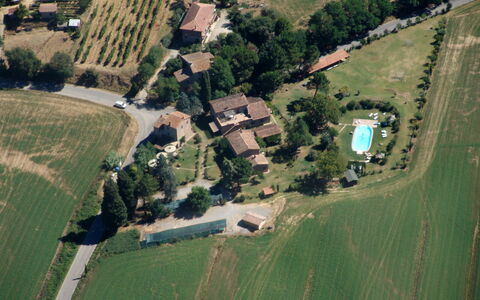 Appartamento La Torretta Di Pietra, Wifi, Perugia: Baum, Wohngebiet, Haus, Zuhause, Landschaft, Einfach, Estate, Grundstueck, Menschliche Siedlung