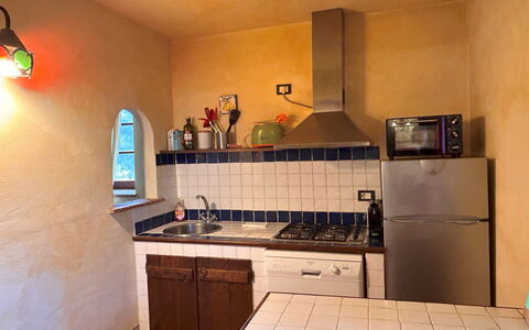 Appartamento Bellosguardo, Wifi, Near Perugia: Küche, Countertop, Interior Design, Küchengerät, Flooring, Herd, Major Appliance, Beleuchtung, Herd, Fussboden