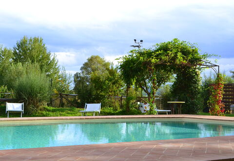 Appartamento Vele, Wifi, Near Perugia: Schwimmbad, Gartenmöbel, Resort, Garten, Schatten, Freizeit, Eco Hotel, Landscaping, Hinterhof