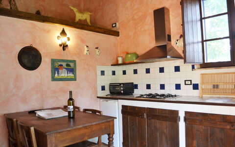 Appartamento Scuderia Del Borgo, Wifi, Perugia: Interior Design, Flooring, Möbel, Holz, Küche, Fussboden, Zimmer, Countertop, Decke, Beleuchtung